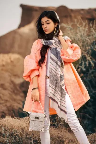 WOMEN'S ClOTHING